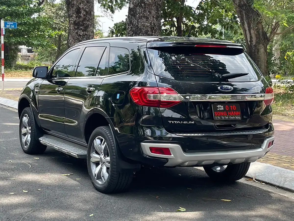 Ford Everest 2017 Titanium AT 4x2 Đen - Song Hành Auto - SH Auto - 0827391391