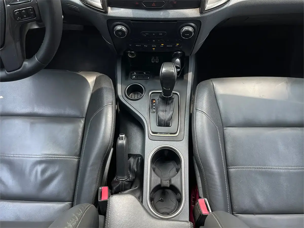 Củ số Ford Everest 2017 Titanium AT 4x2 Đen - Song Hành Auto - SH Auto - 0827391391