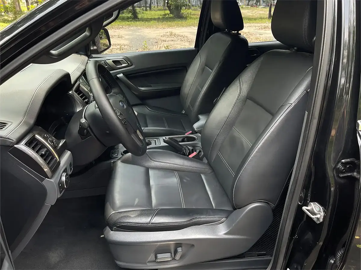 Ghế tài Ford Everest 2017 Titanium AT 4x2 Đen - Song Hành Auto - SH Auto - 0827391391