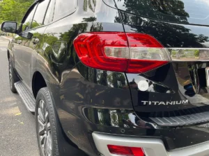 Đuôi đèn Ford Everest 2020 Titanium AT 4x2 Đen - Song Hành Auto - SH Auto - 0827391391