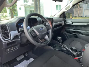 Khoang lái Ford Ranger XLS 2023 AT 4x2 Đỏ - Song Hành Auto - SH Auto - 0827391391