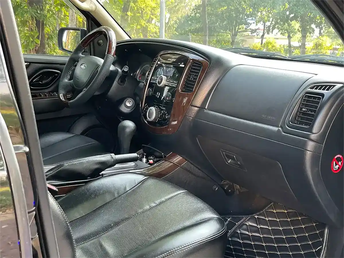 Ford Escape 2012 XLS AT 4x2 Đen Ford Escape 2012 XLS AT 4x2 Đen - Ảnh 12