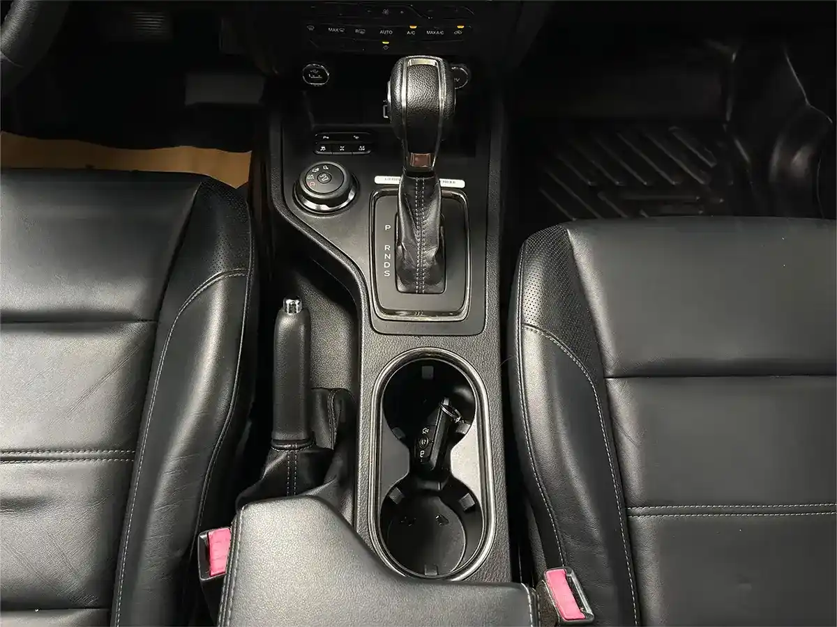 Ford Everest 2019 Titanium AT 4x4 Đen Ford Everest 2019 Titanium AT 4x4 Đen - Ảnh 9