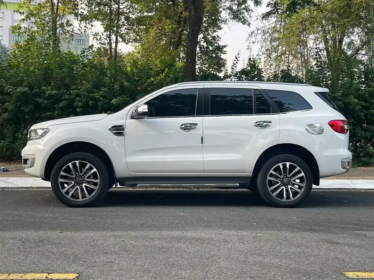 Ford Everest 2019 Titanium AT 4x2 Trắng Ford Everest 2019 Titanium AT 4x2 Trắng - SH AUTO - Song Hành Auto - 0827391391