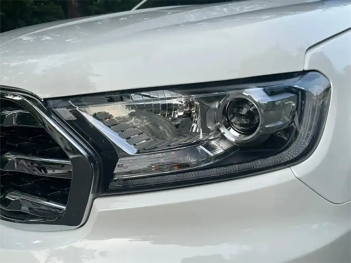 Ford Everest 2019 Titanium AT 4x2 Trắng Ford Everest 2019 Titanium AT 4x2 Trắng - SH AUTO - Song Hành Auto - 0827391391