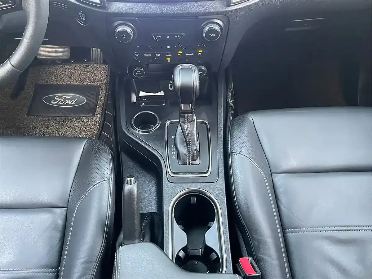 Ford Everest 2019 Titanium AT 4x2 Trắng Ford Everest 2019 Titanium AT 4x2 Trắng - Ảnh 9
