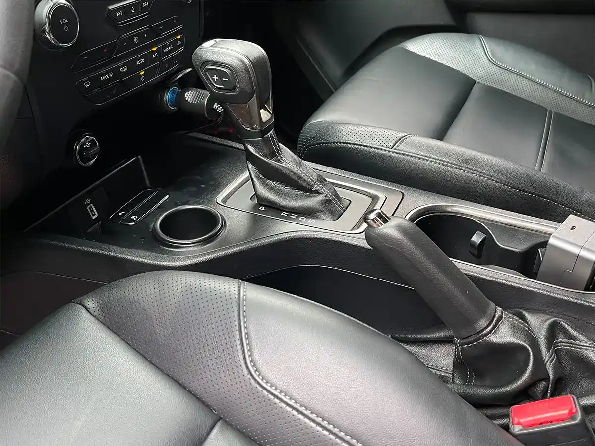 Ford Everest 2020 Titanium AT 4x2 Đen Ford Everest 2020 Titanium AT 4x2 Đen - Ảnh 9