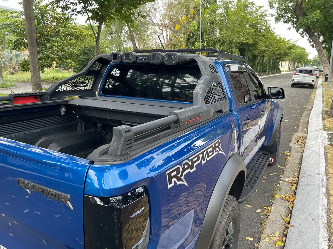Ford Ranger Raptor 2019 AT 4x4 Xanh Dương Nắp thùng cuộn điện Ford Ranger Raptor 2019 AT 4x4 Xanh dương - SH AUTO - Song Hành Auto - 0827391391