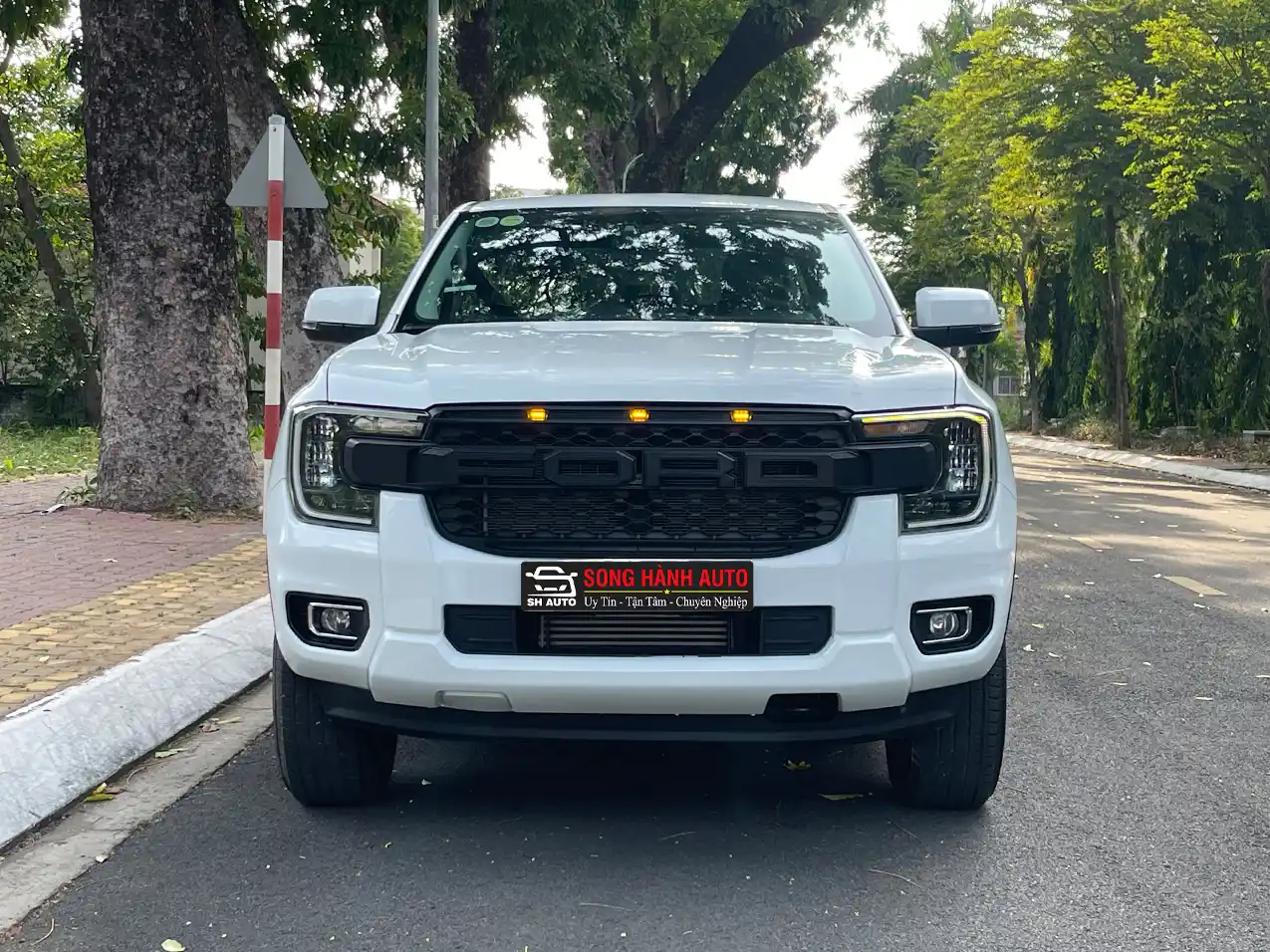 Ford Ranger XLS 2023 AT 4x2 Trắng Ford Ranger XLS 2023 AT 4x2 Trắng - SHAUTO - Song Hành Auto - 0827391391