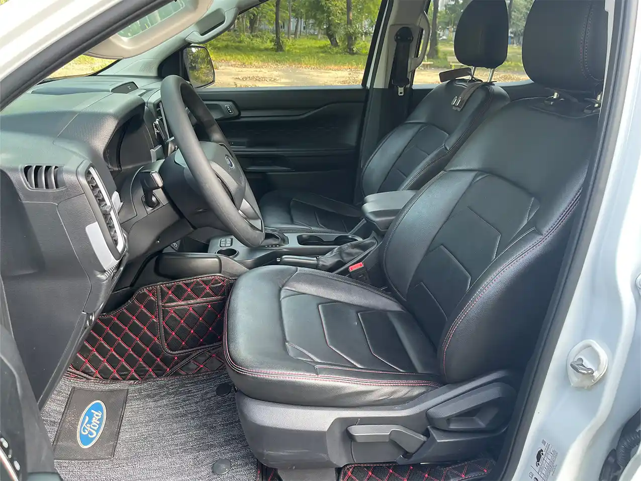 Ford Ranger XLS 2023 AT 4x2 Trắng Ford Ranger XLS 2023 AT 4x2 Trắng - Ảnh 8