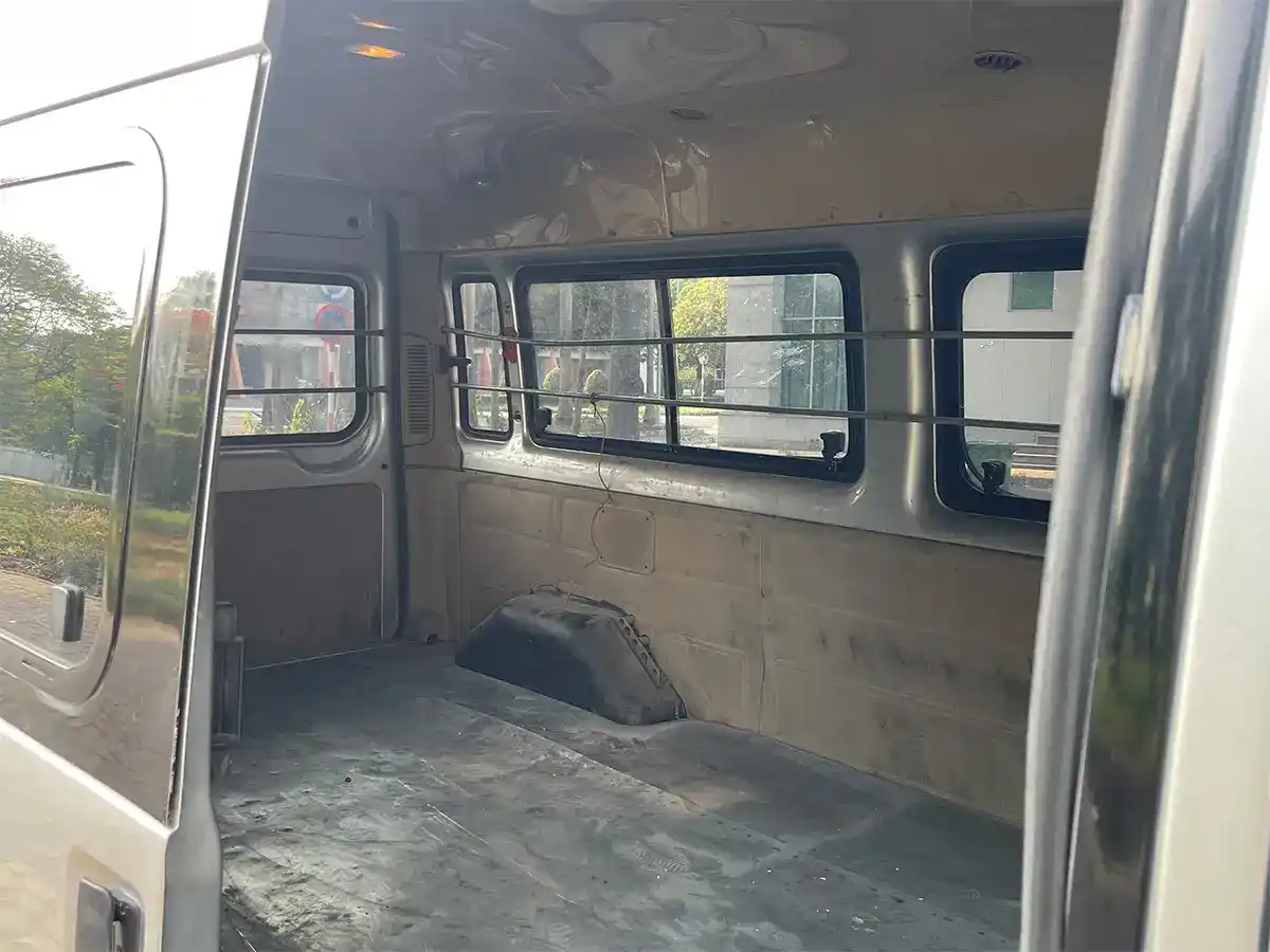 Ford Transit Van 2019 MT 4x2 Bạc Ford Transit Van 2019 MT 4x2 Bạc - Ảnh 9