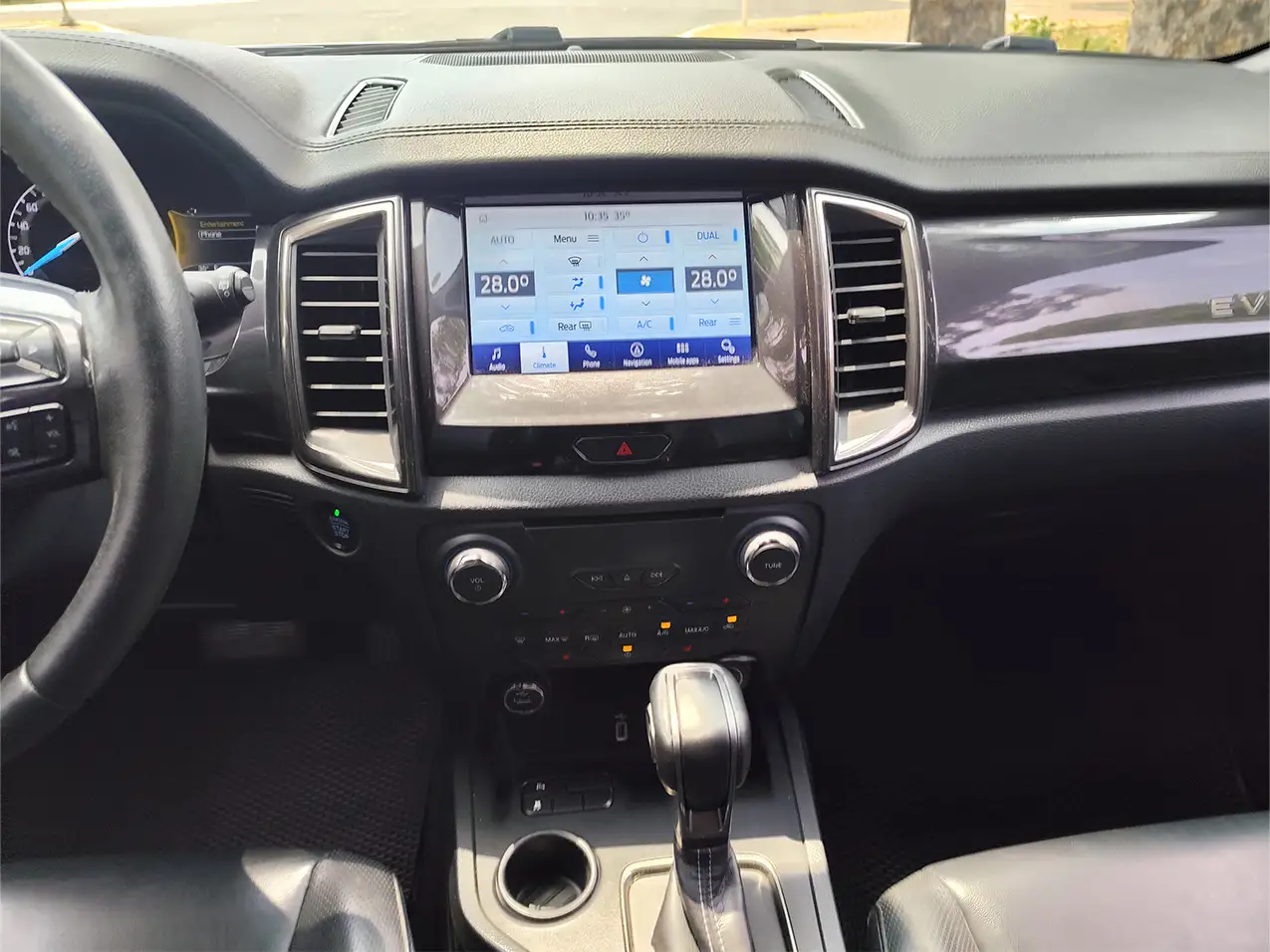 Ford Everest 2020 Titanium AT 4x2 Trắng Ford Everest 2020 Titanium AT 4x2 Trắng - Ảnh 10