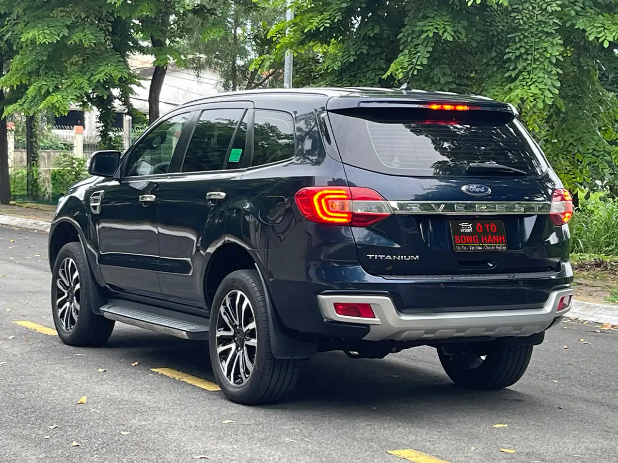 Ford Everest 2021 Titanium AT 4x2 Xanh Đen Ford Everest 2021 Titanium AT 4x2 Xanh Đen - Trung tâm xe Ford đã qua sử dụng - SH Auto Ford - Song Hành Auto - 0827391391