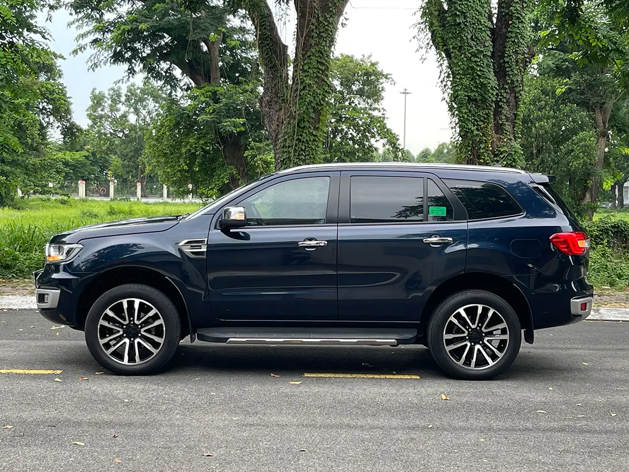 Ford Everest 2021 Titanium AT 4x2 Xanh Đen Ford Everest 2021 Titanium AT 4x2 Xanh Đen - Trung tâm xe Ford đã qua sử dụng - SH Auto Ford - Song Hành Auto - 0827391391