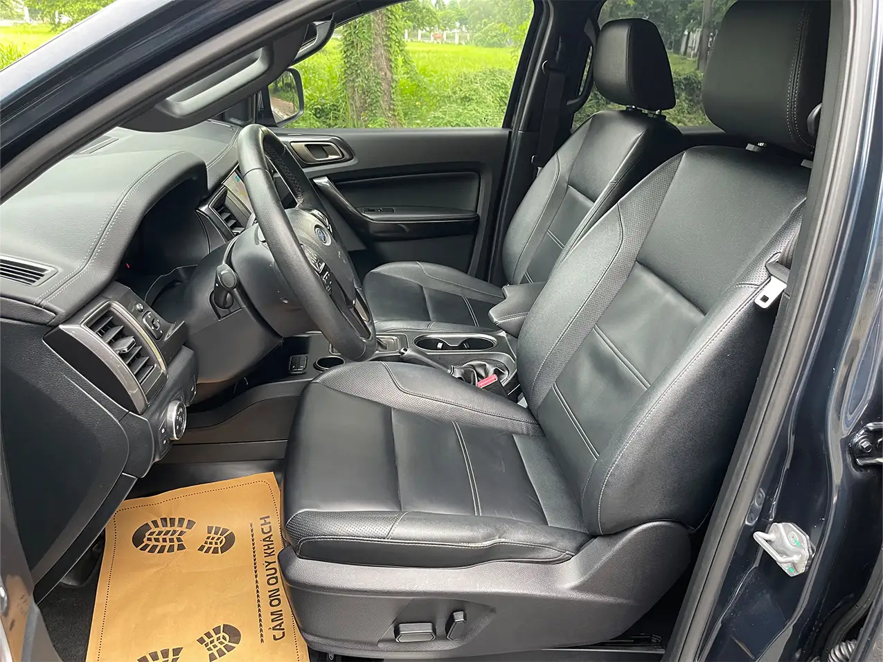 Ford Everest 2021 Titanium AT 4x2 Xanh Đen Ford Everest 2021 Titanium AT 4x2 Xanh Đen - Ảnh 10