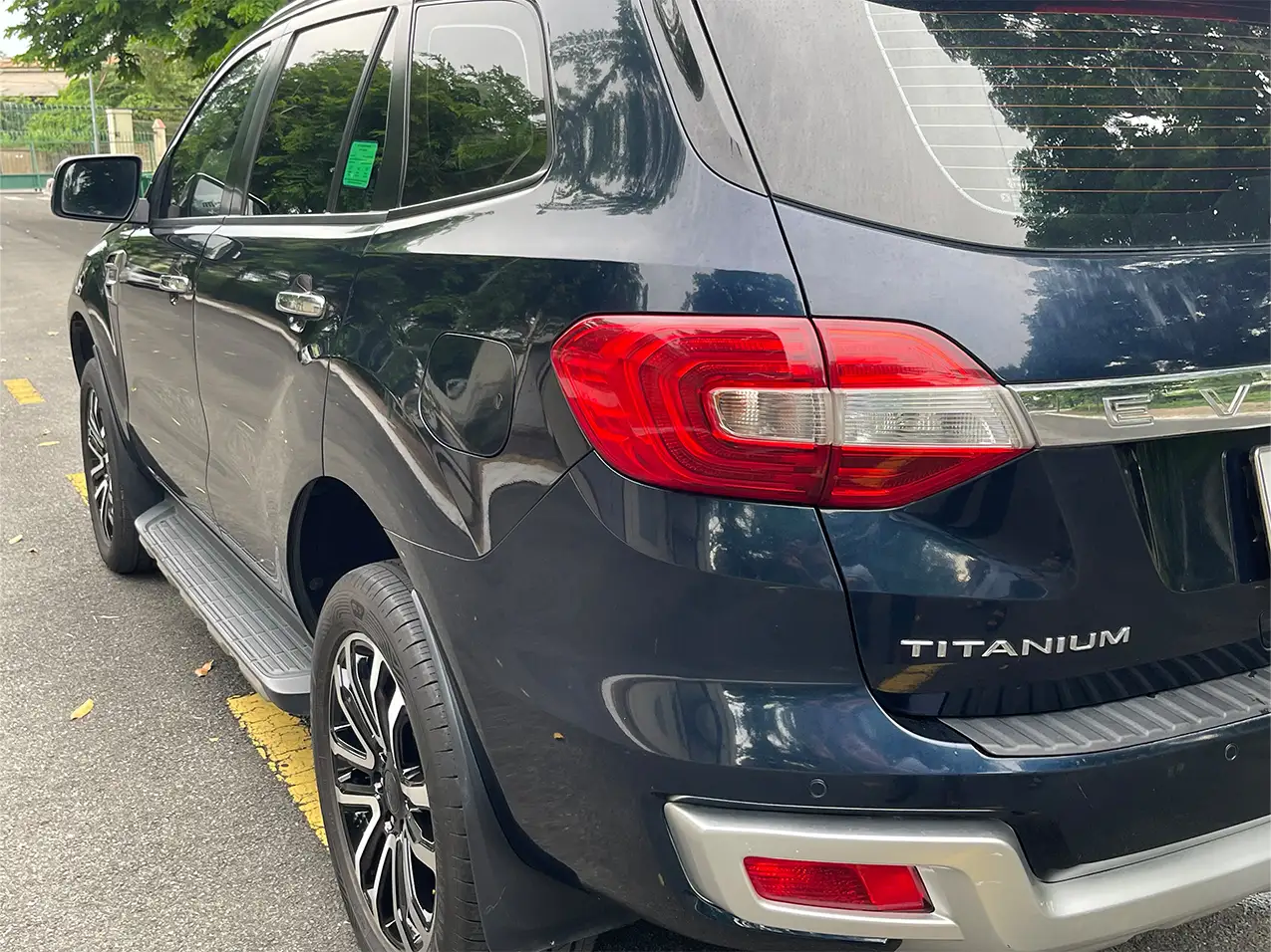 Ford Everest 2021 Titanium AT 4x2 Xanh Đen Ford Everest 2021 Titanium AT 4x2 Xanh Đen - Ảnh 13